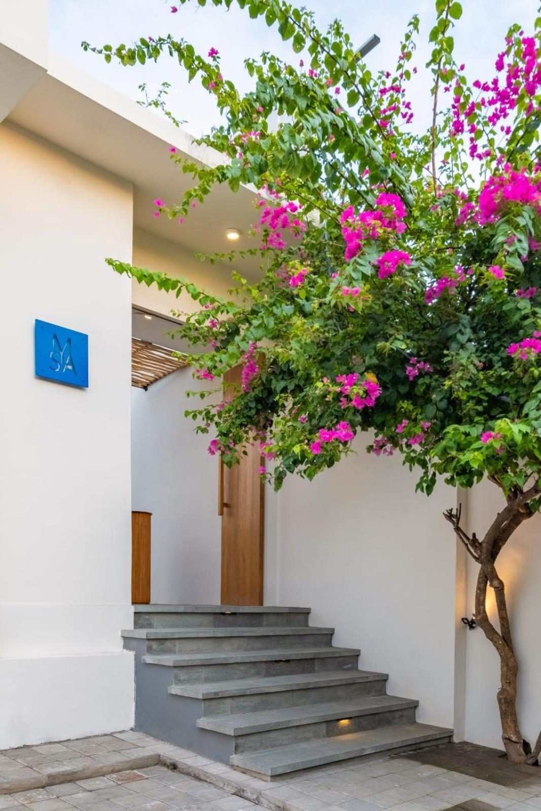 Mysa Boutique Hotel Seminyak Buitenkant foto